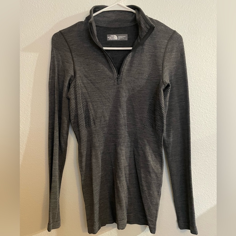 The Northface lightweight pullover